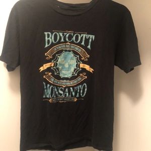 Comfy Black Graphic Tee With Skull and Spiderweb